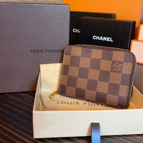 Louis Vuitton Handbags - Louis Vuitton Damier Ebene small zippy wallet